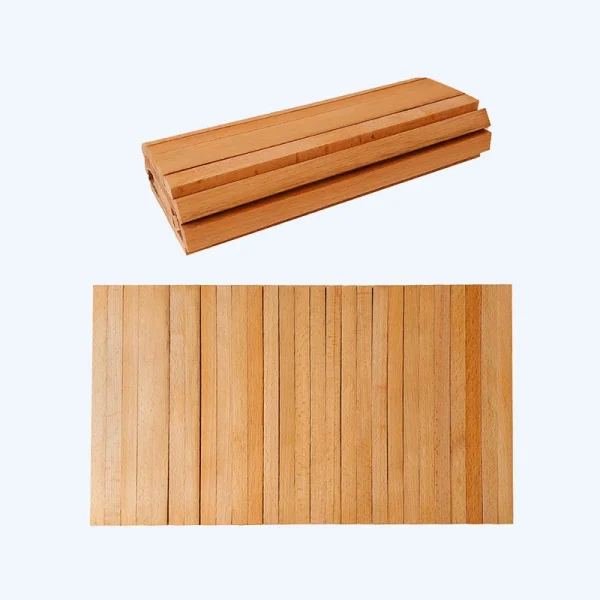 میز کنار مبلی چوبی تاشو مناسب بر روی دسته مبلمان عسلی رنگ