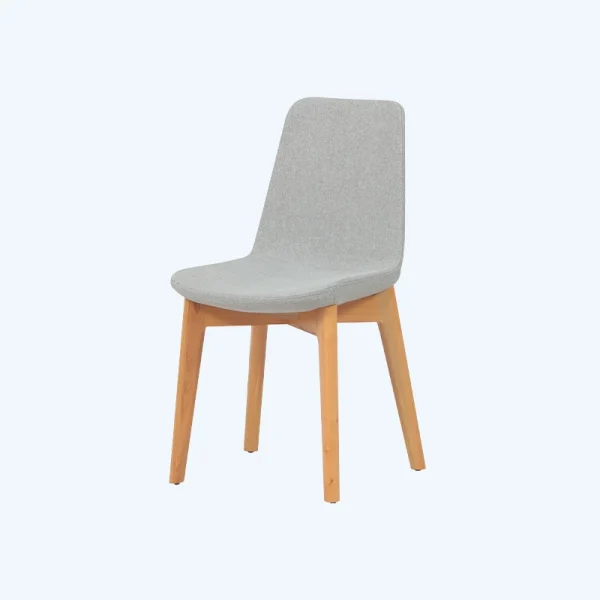 صندلی چوبی غذاخوری پشت پارچه ساده طوسی رنگ